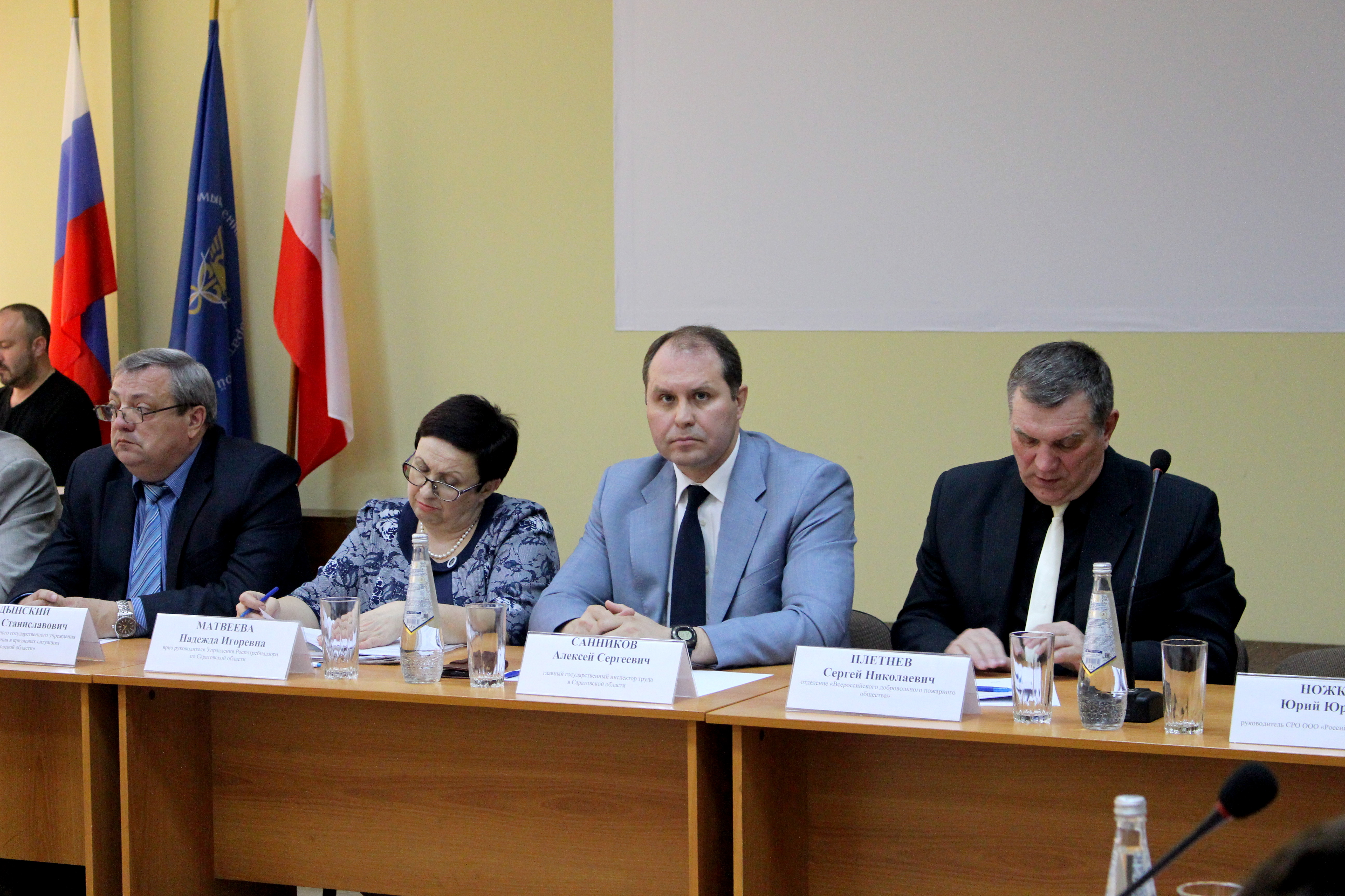 Глава ГИТ принял участие в заседании круглого стола  по вопросам пожарной безопасности торговых комплексов